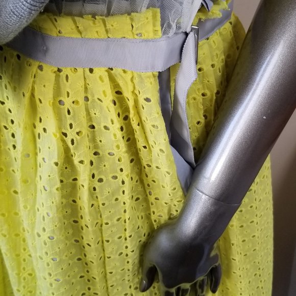 One Piece Grey Knit Top with Yellow Skirt - Picture 3 of 5